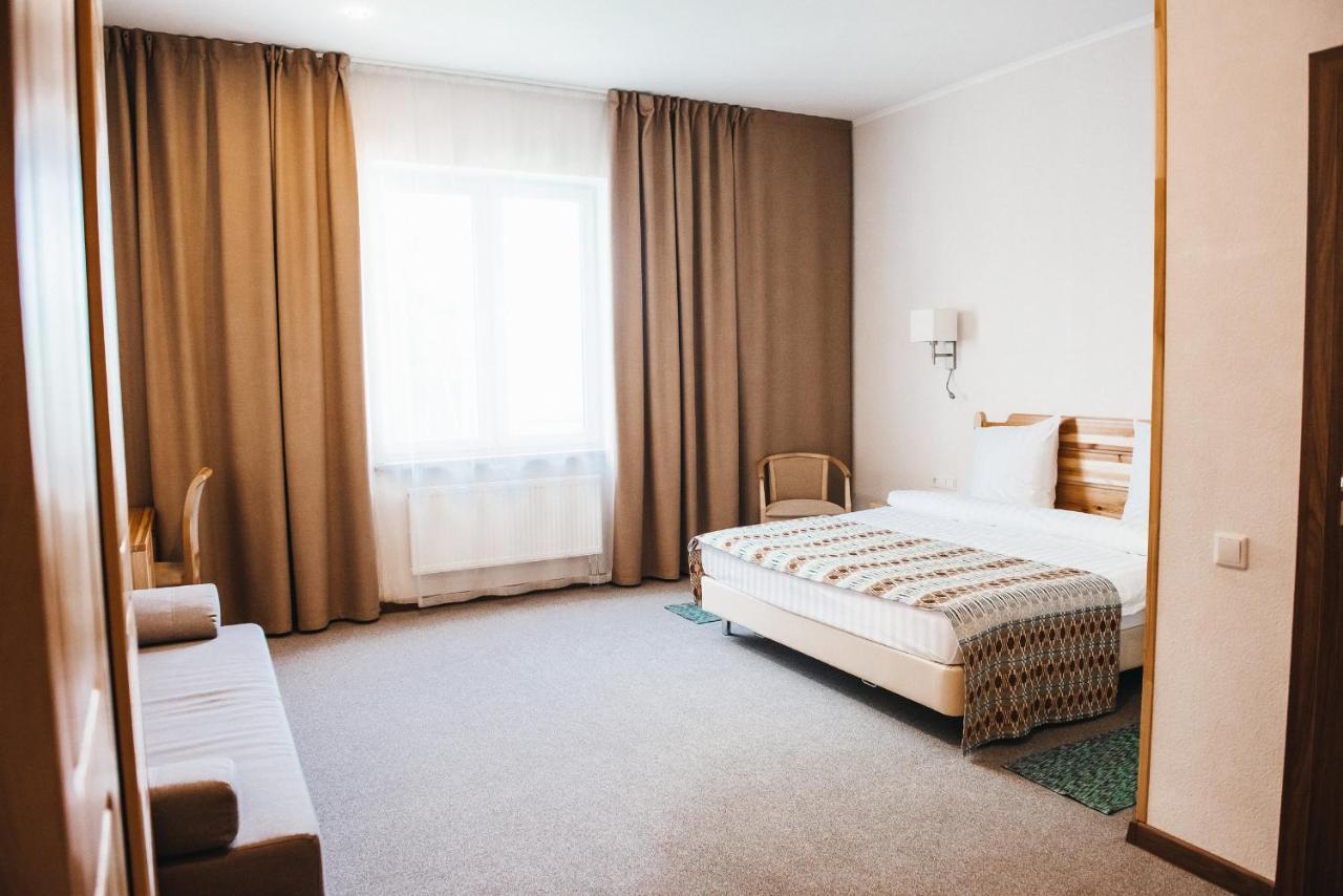 Green Park Hotel Airport Minsk Silichy Exterior foto