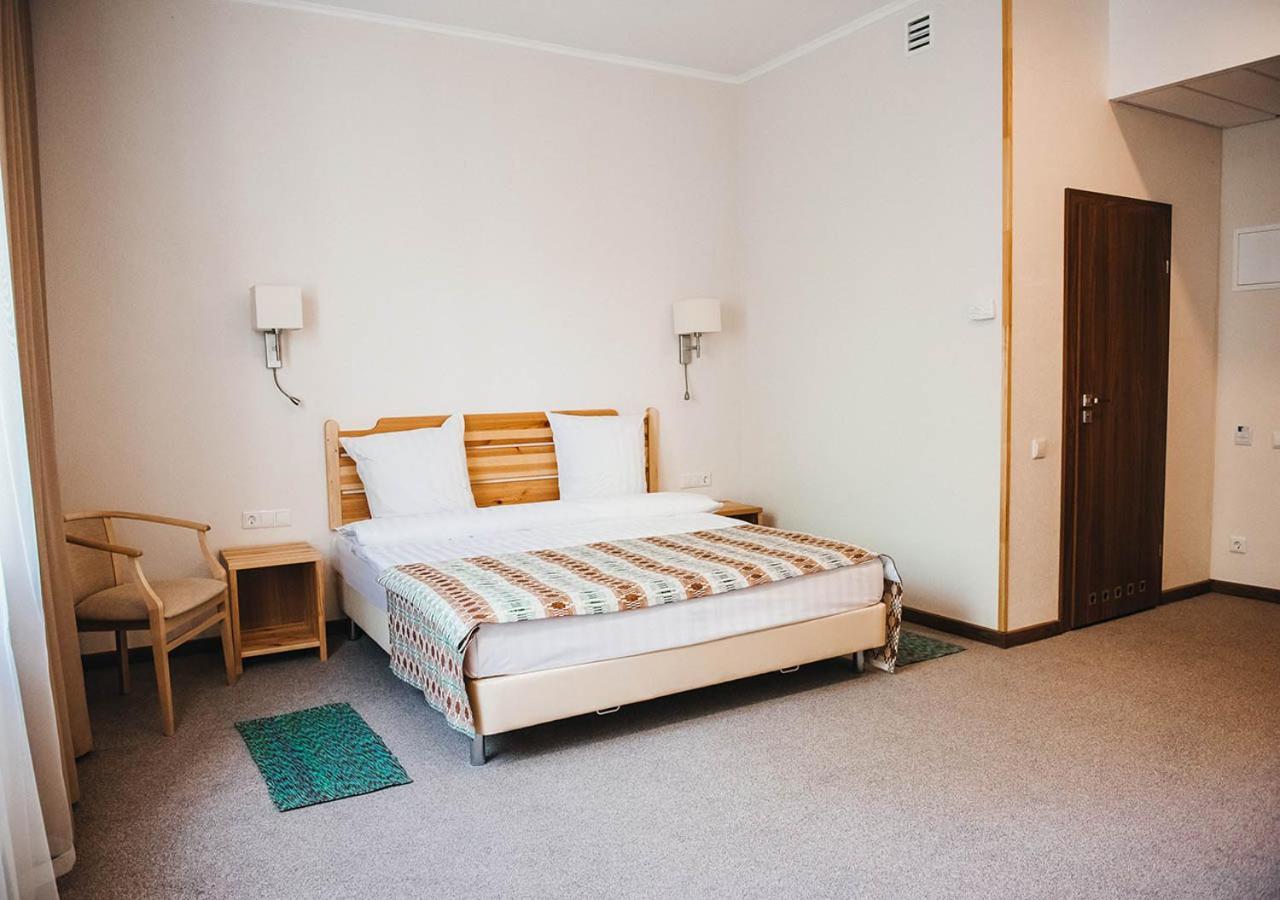 Green Park Hotel Airport Minsk Silichy Exterior foto